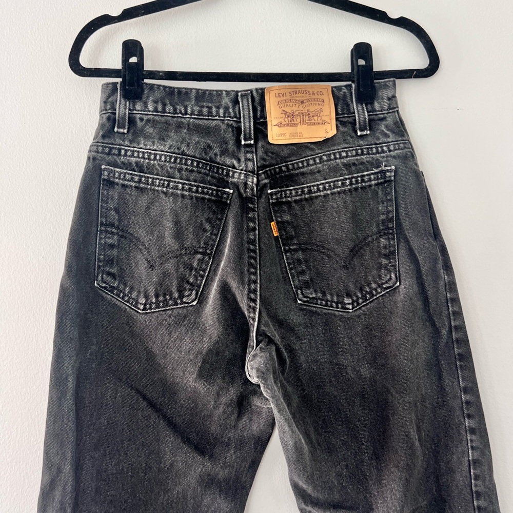 Vintage Levi’s 950 orange tab tapered jeans - Picture 5 of 8